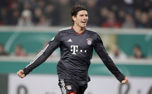 Mario Gomez in a Bayern Munich black shirt, in 2011-2012