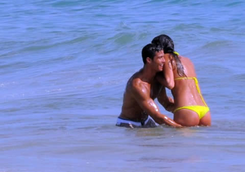 Cristiano Ronaldo messing with Irina Shayk bikini