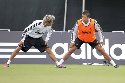 Cristiano Ronaldo talking with Fábio Coentrão