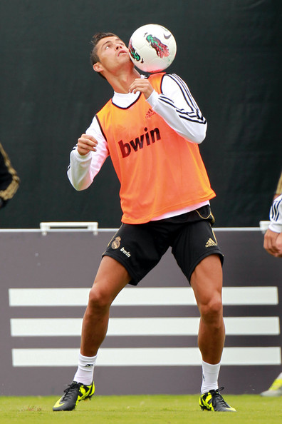 Cristiano Ronaldo controlling the ball on his shoulder