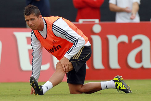 Cristiano Ronaldo stretching in L.A. pre-season training