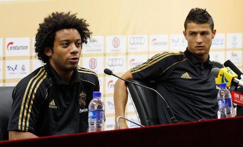 Marcelo talking, while CR7 listens