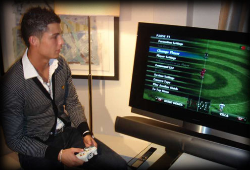 Cristiano Ronaldo in PES 2012 cover