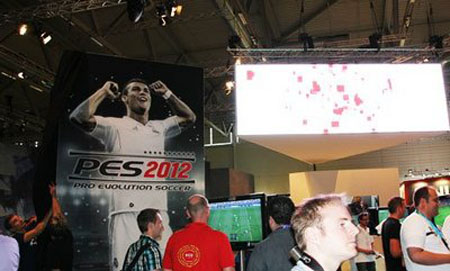 KONAMI announced Cristiano Ronaldo to be the cover of PES 2012