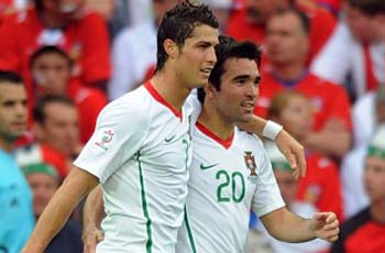 Cristiano Ronaldo proving he's a good teammate with Deco