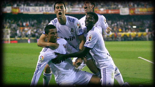 Cristiano Ronaldo united with his team mates