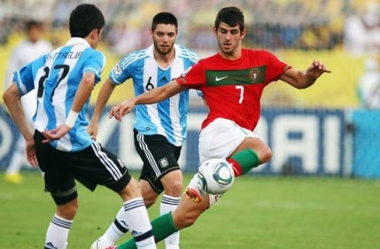 Nélson Oliveira playing for Portugal against fArgentina in the FIFA U-20 World Cup