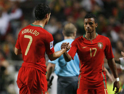 Cristiano Ronaldo and Nani shaking hands