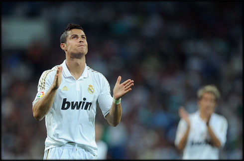 Cristiano Ronaldo clapping against Getafe