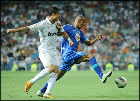 Cristiano Ronaldo fighting for the ball against Getafe