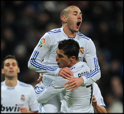Karim Benzema jumped to Cristiano Ronaldo arms after another Real Madrid goal