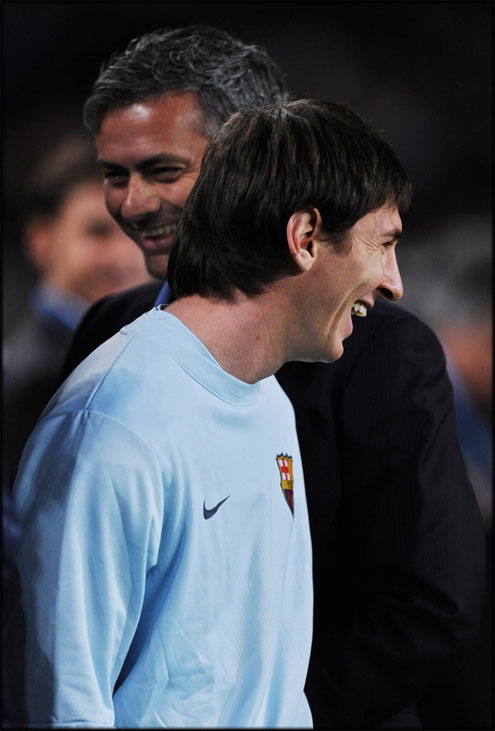 José Mourinho smiling near Lionel Messi, as if they were good friends