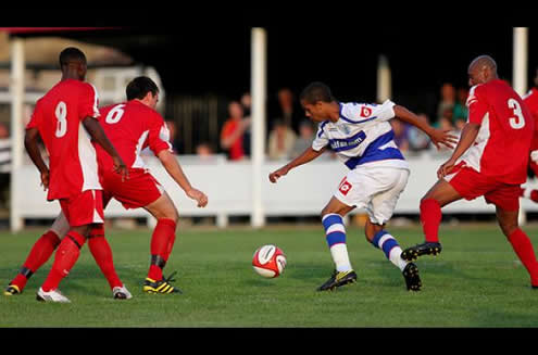 Bruno Andrade protecting the ball in a game for Queens Park Rangers in the Division 1, with only 16 or 17 years old