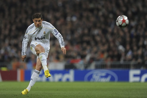 Cristiano Ronaldo scoring a free-kick (tomahawk) for Real Madrid, in the UEFA Champions League 2010-2011