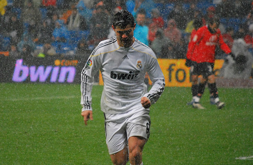 Cristiano Ronaldo playing in the rain, in the 2009-2010 season for Real Madrid