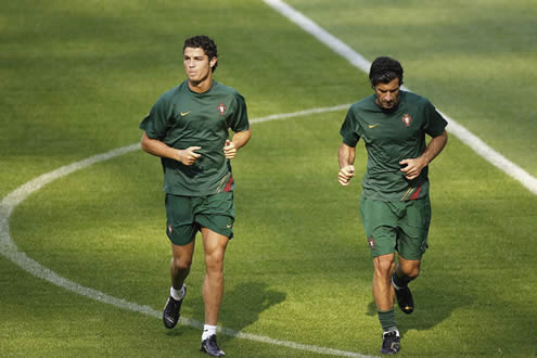 Cristiano Ronaldo and Luis Figo in a Portugal practice session