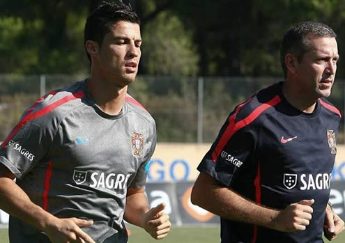 Cristiano Ronaldo running in the Portuguese National Team practice session