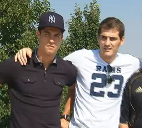 Cristiano Ronaldo wearing a New York Yankees cap, in a photo taken with Iker Casillas