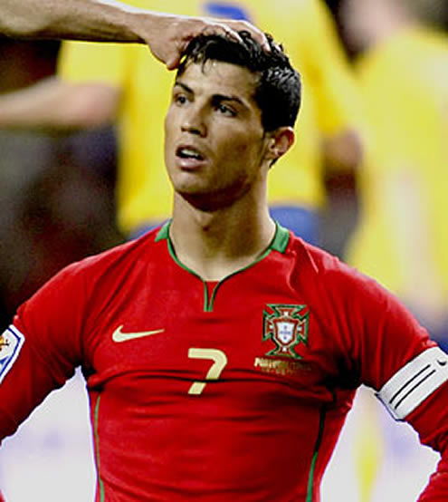 Cristiano Ronaldo exhausted in Portugal vs Brazil, while someone holds his head