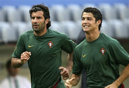 Cristiano Ronaldo and Figo training together in the Portuguese National Team