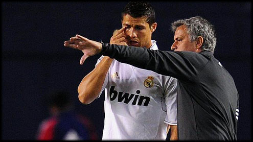 José Mourinho talking and coaching Cristiano Ronaldo