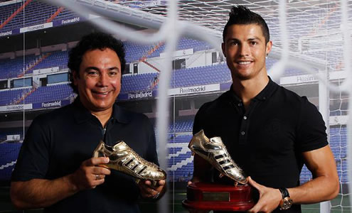 Cristiano Ronaldo and Hugo Zarra showing their Golden Shoe awards won, when both played for Real Madrid